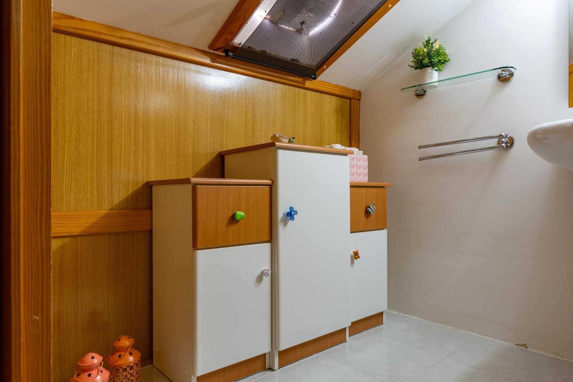 A Casa Da Rapariga De Cabelo Azul * Manteigas